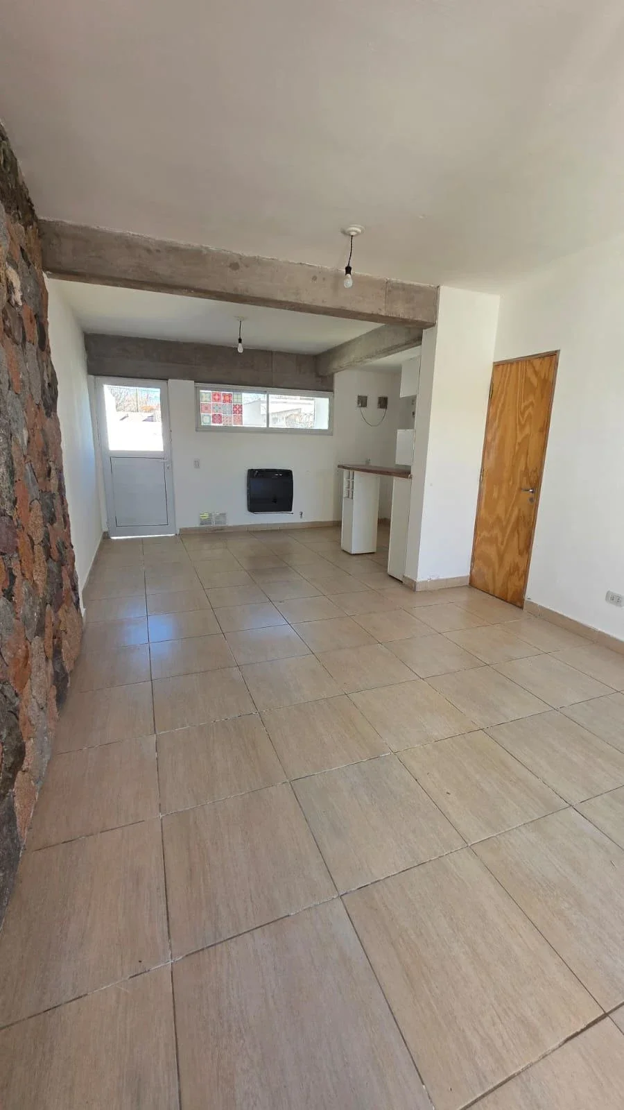 Dúplex de dos habitaciones en alquiler c/ cochera en Tunuyán - Imagen 1