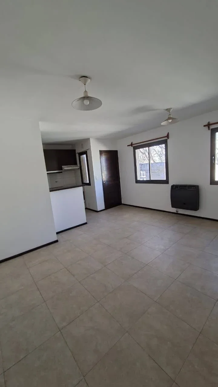 Departamento en alquiler c/ cochera en Tunuyán - Imagen 5