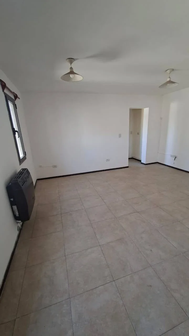 Departamento en alquiler c/ cochera en Tunuyán - Imagen 4