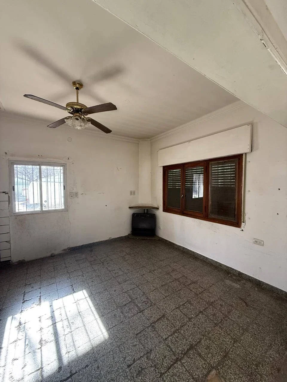 Casa en venta c/ cochera en General Roca - Imagen 2