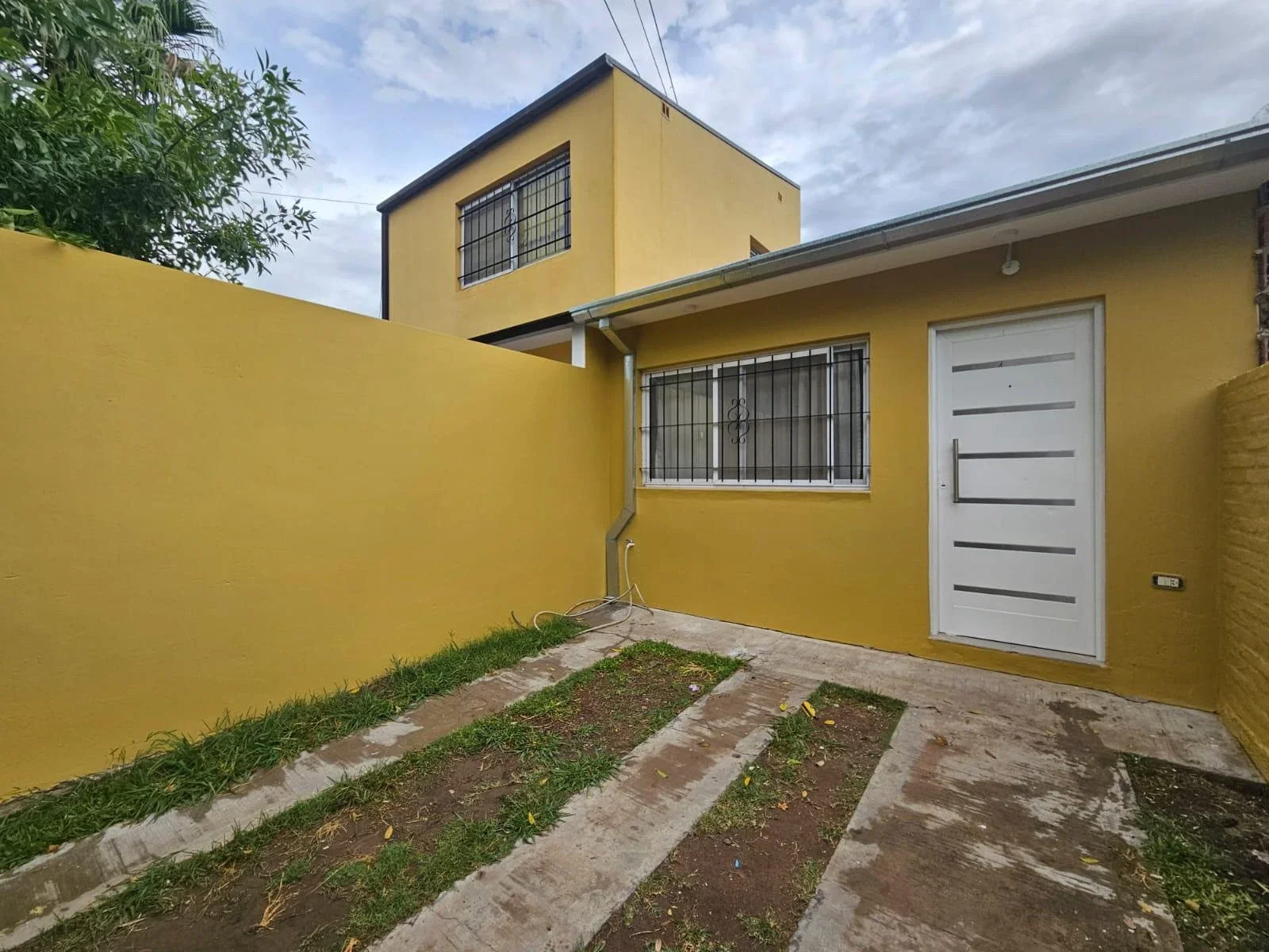 Departamento en alquiler con cochera - Imagen 2