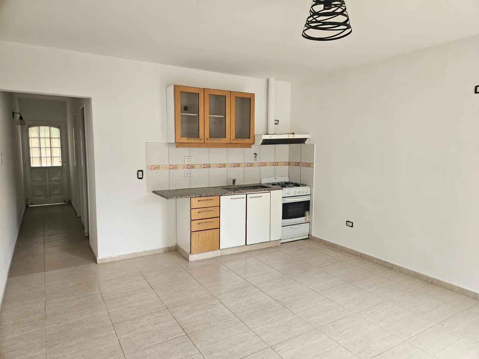 Departamento en alquiler con cochera - Imagen 4