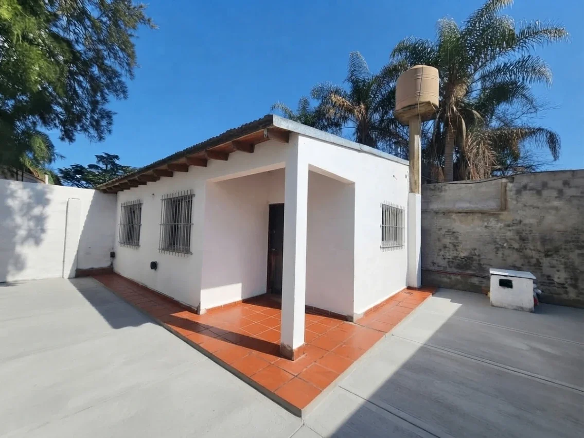 Casa en alquiler en Matheu - Imagen 1
