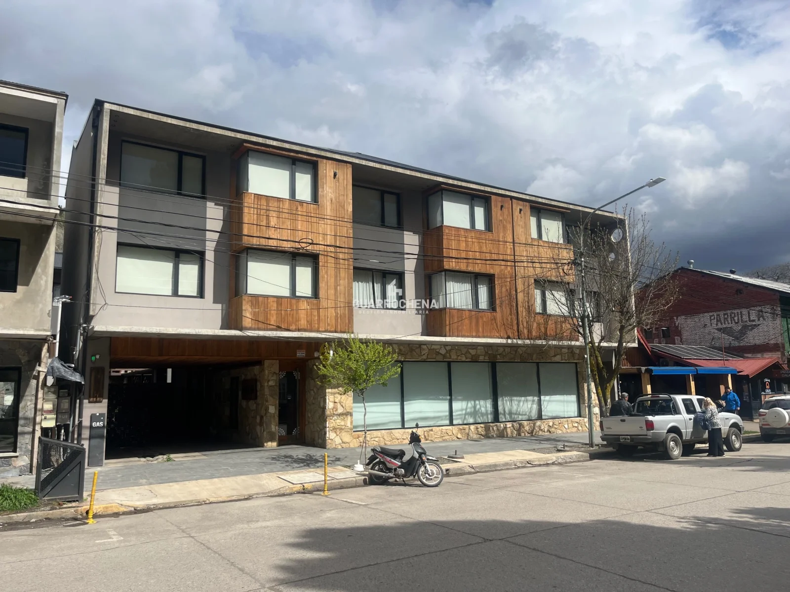 Departamento en alquiler c/ cochera en San Martin de los Andes - Imagen 1