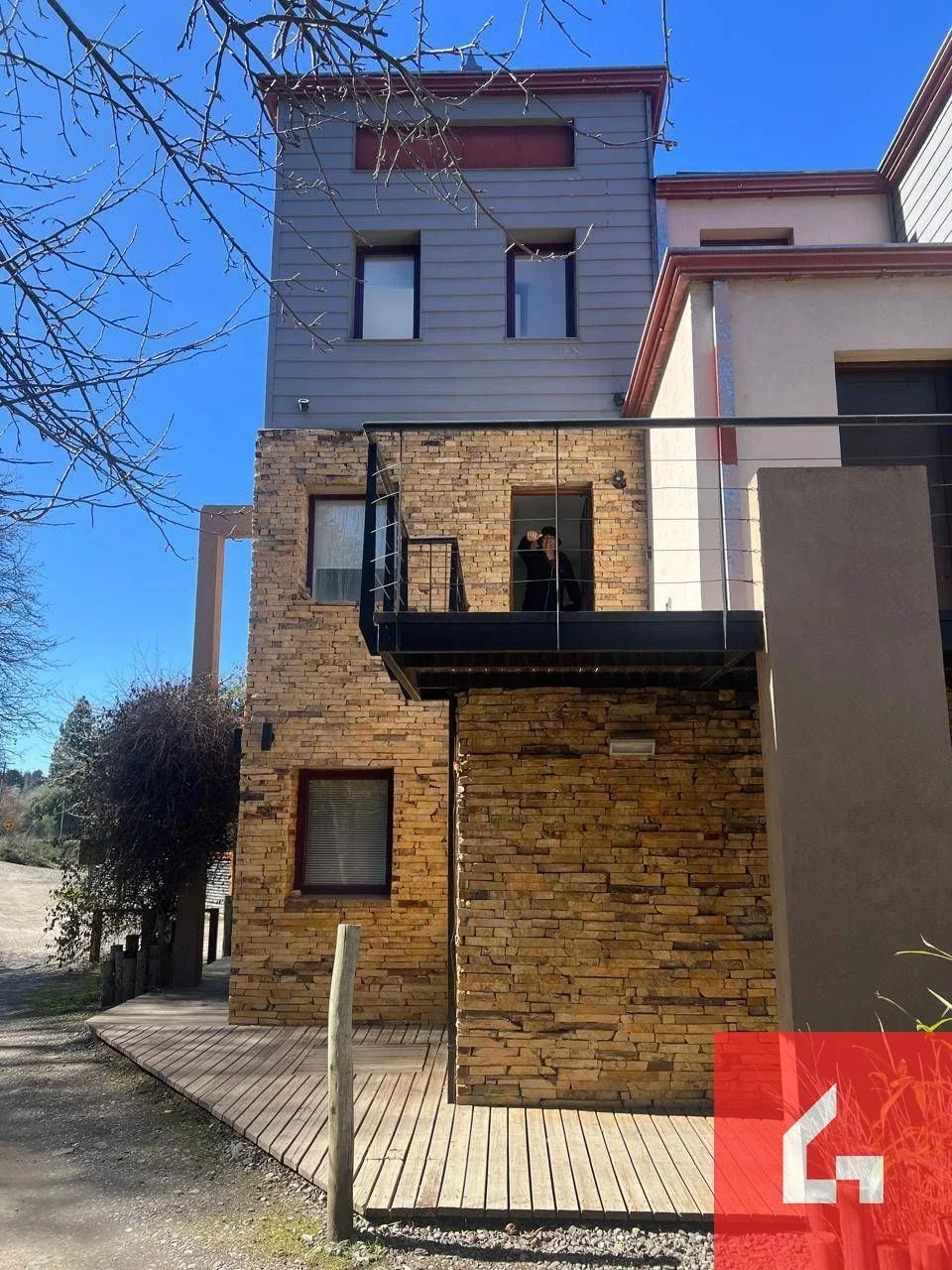 Departamento en alquiler c/ cochera en San Martin de los Andes - Imagen 2