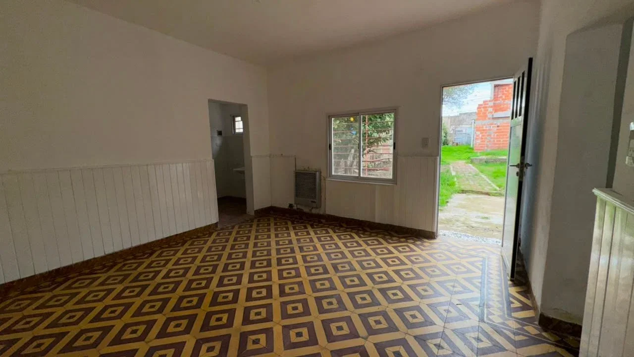 Casa en alquiler en Punta Alta - Imagen 1