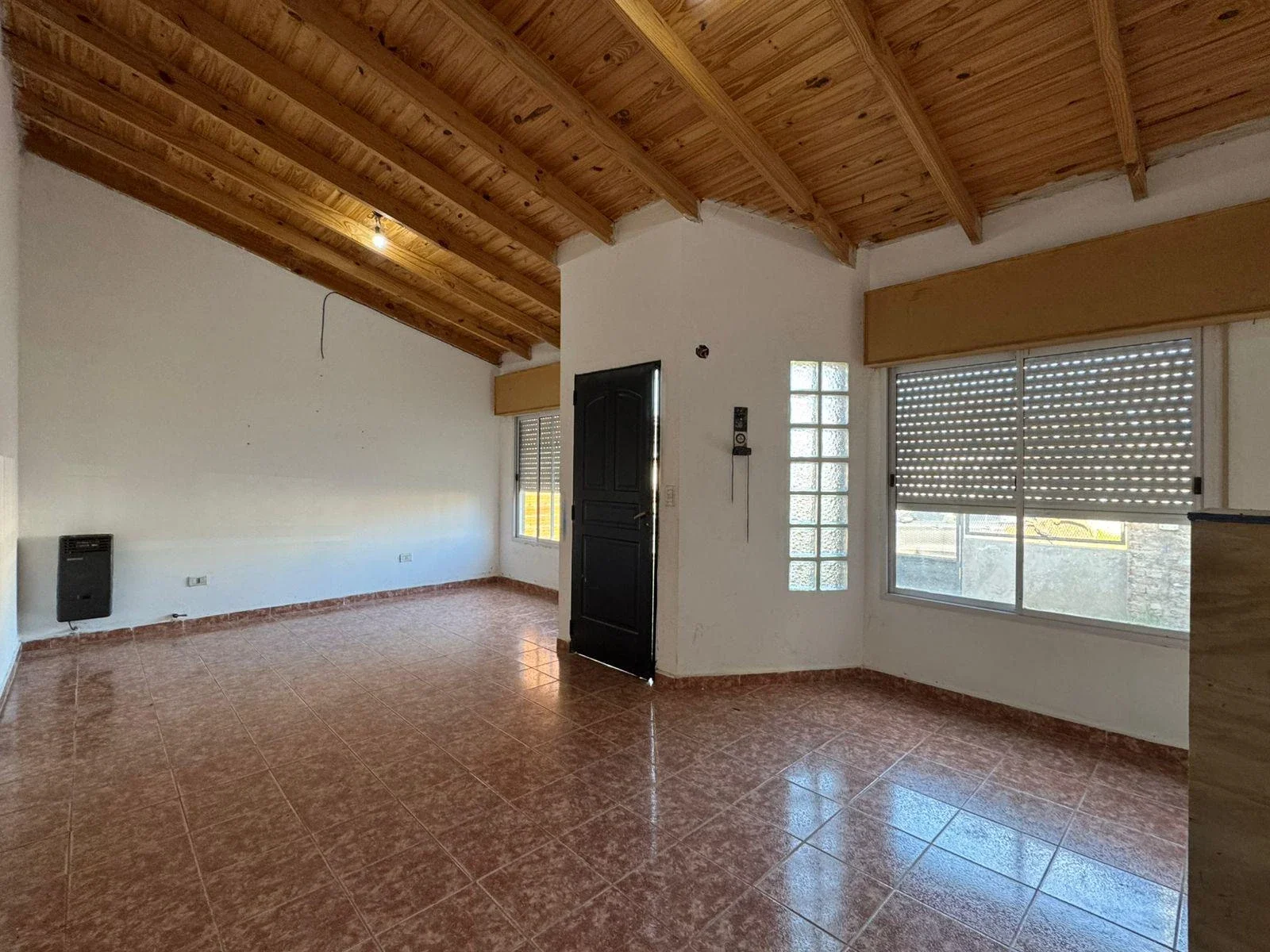 Casa en alquiler c/ cochera en Punta Alta - Imagen 2