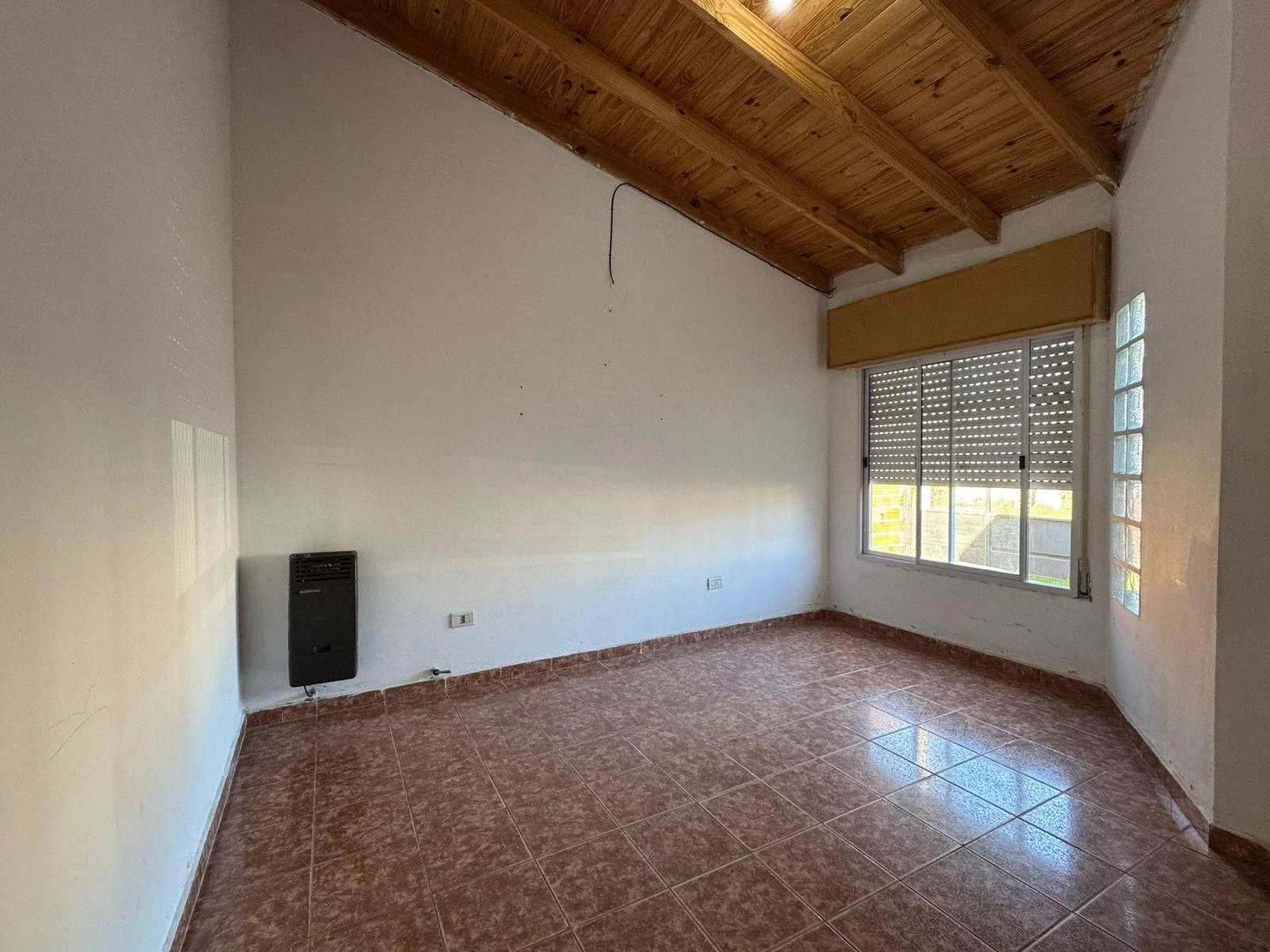 Casa en alquiler c/ cochera en Punta Alta - Imagen 3