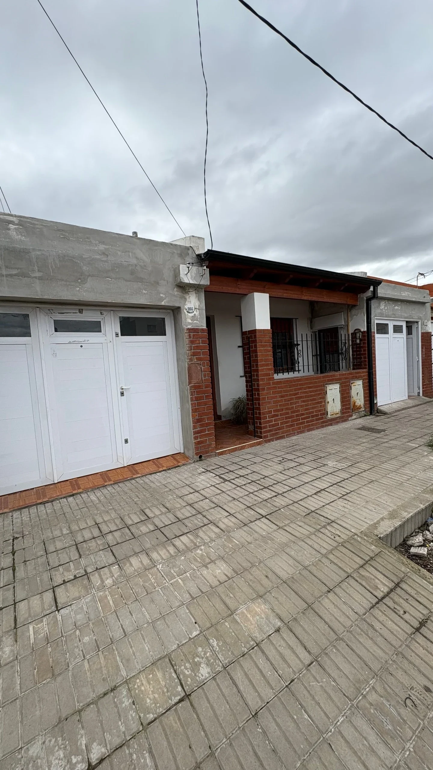 Casa en venta c/ cochera en Punta Alta - Imagen 1