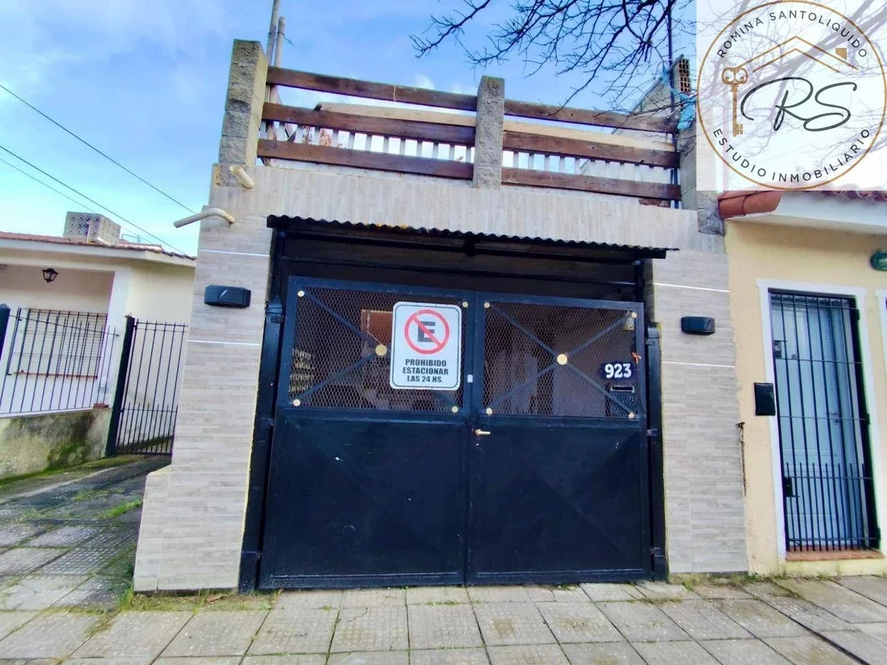 Casa en venta con cochera cerca del mar en Santa Teresita - Imagen 3