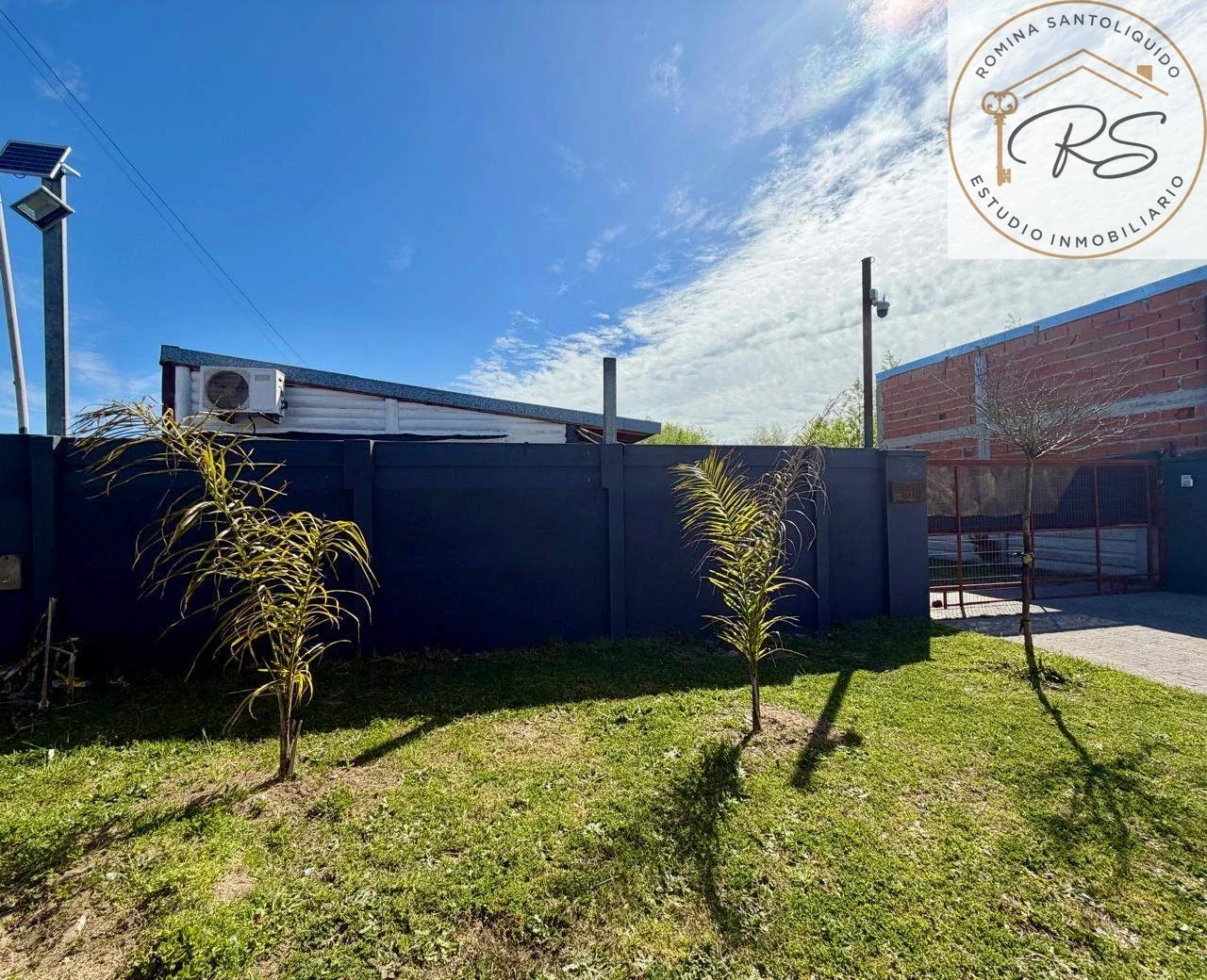 Casa c/piscina en lote propio con  cochera en Mar de Ajo - Imagen 2