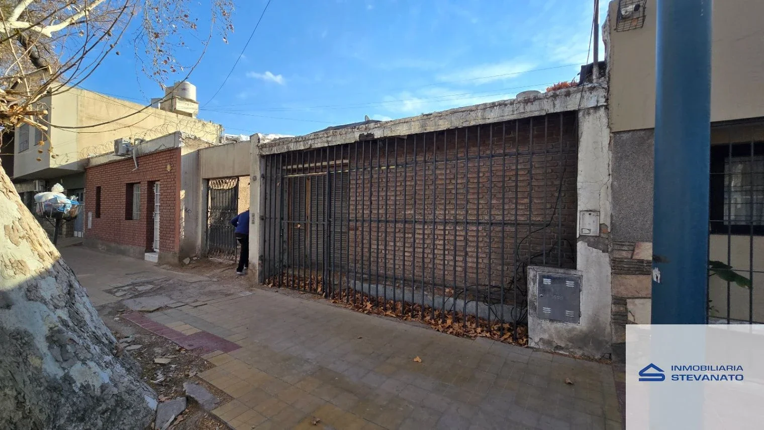Casa en venta c/ cochera en 4.ª Sección Área Fundacional - Imagen 1