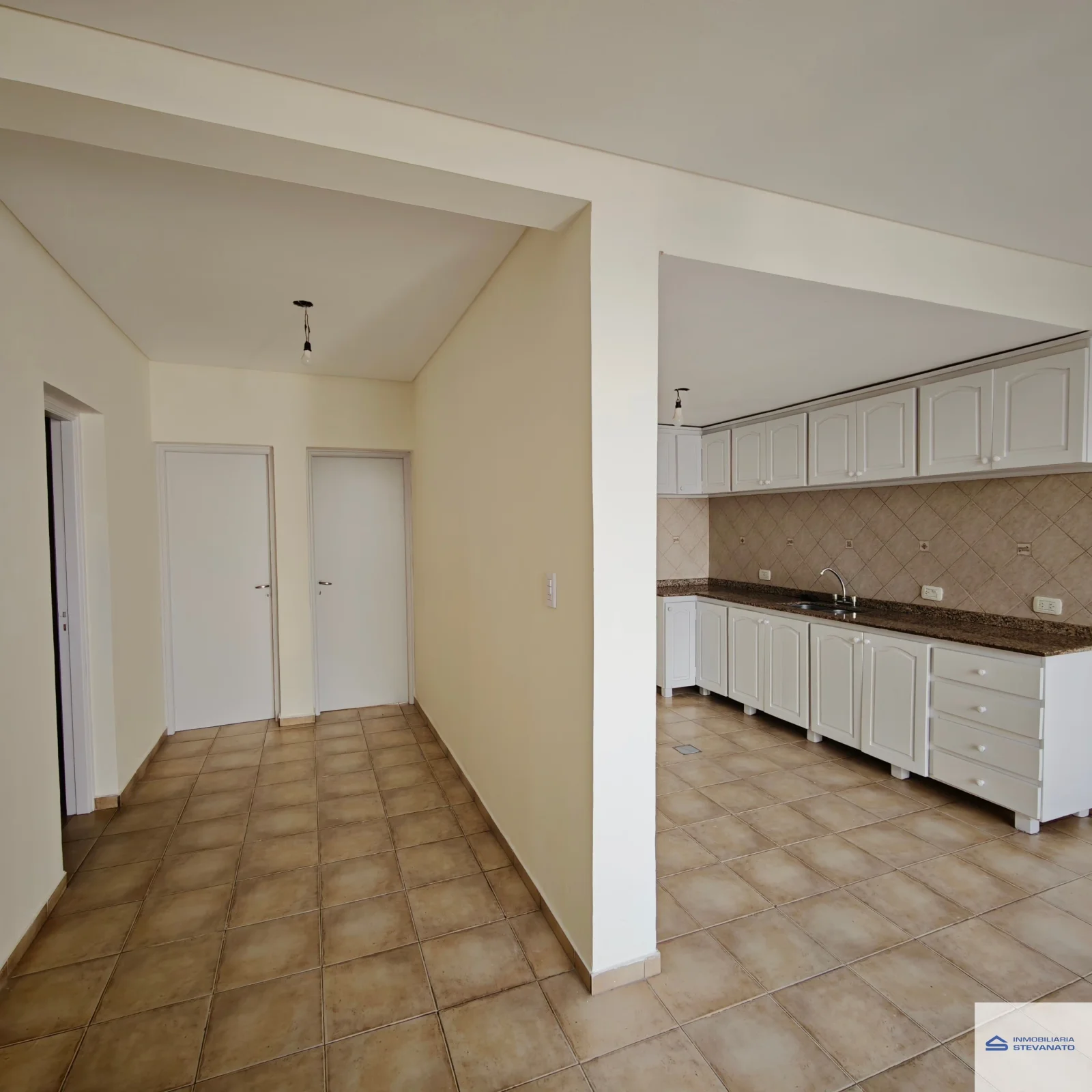 Departamento en alquiler c/ cochera en Maipú - Imagen 2