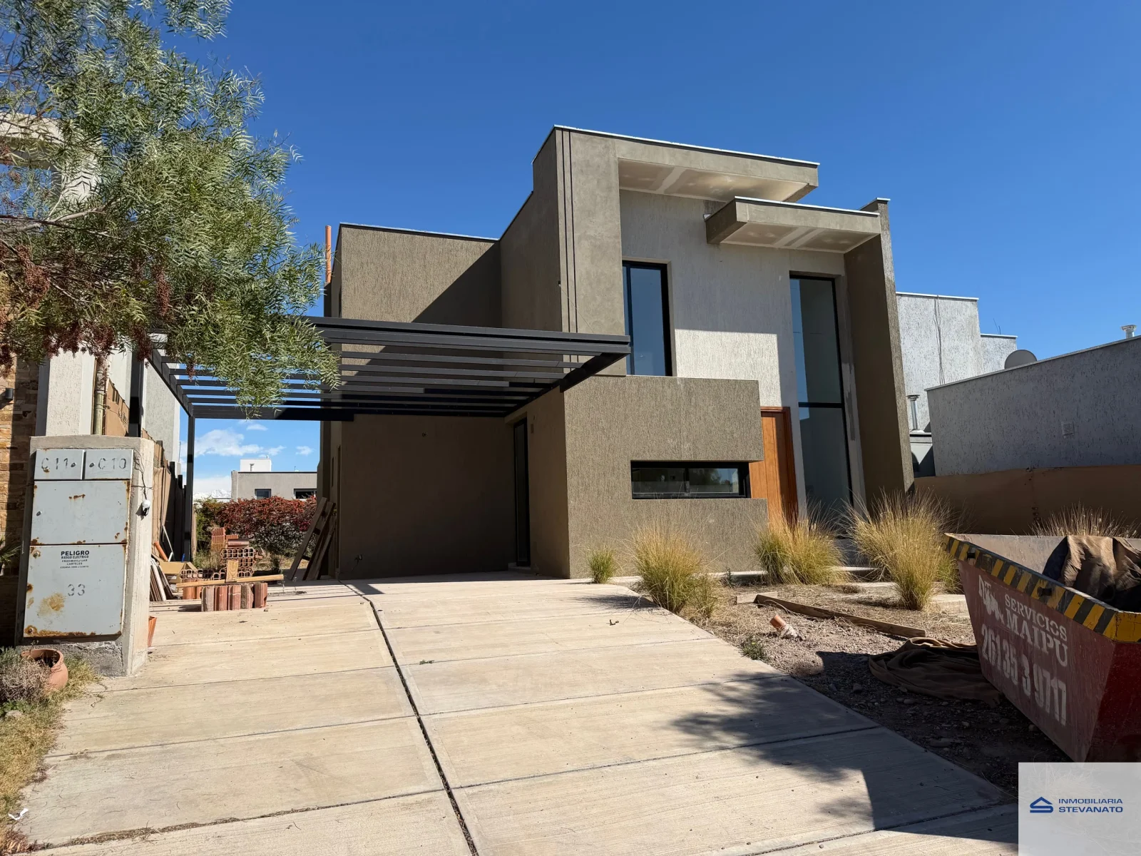 Casa en venta c/ cochera en Russell - Imagen 2