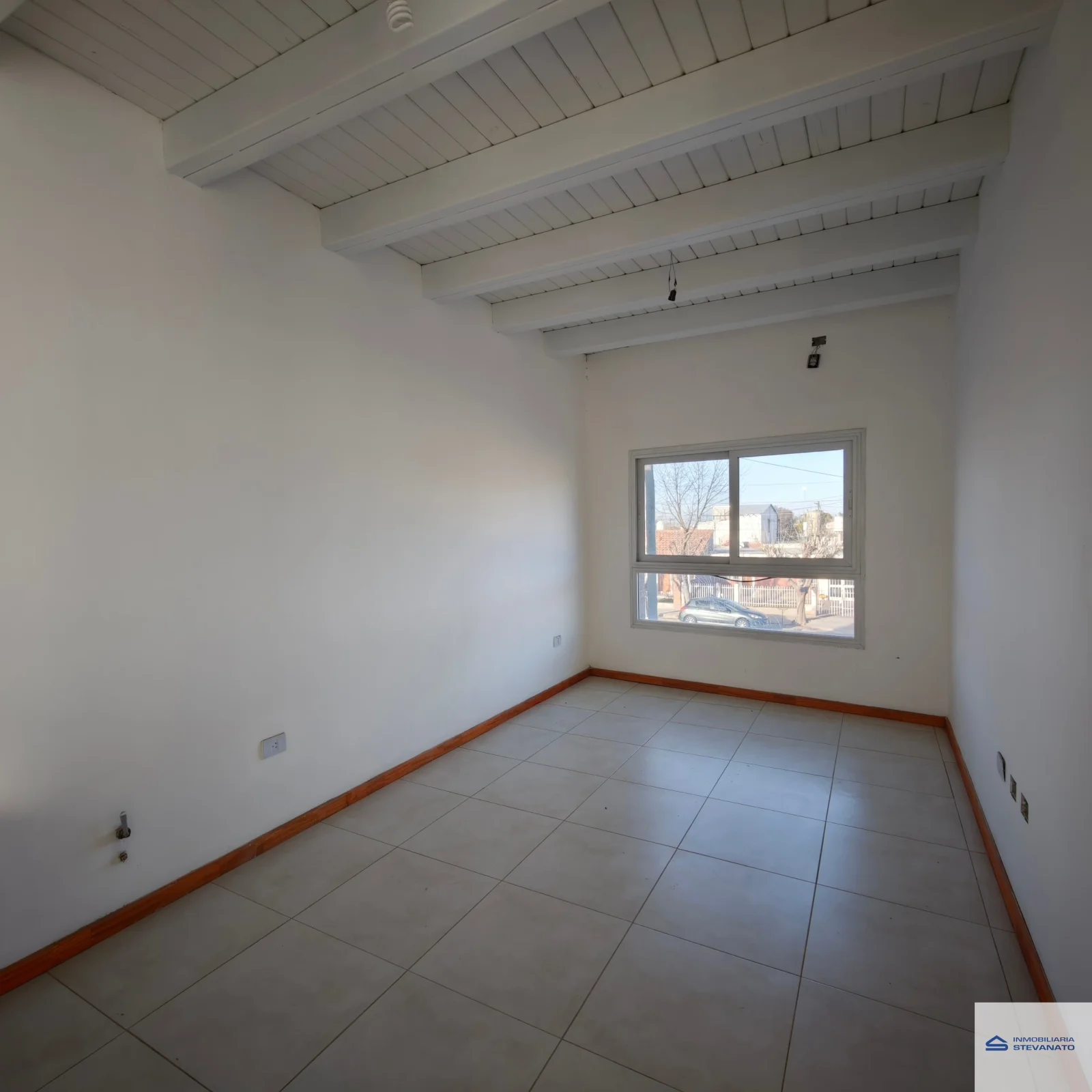 Depósito en alquiler de 50m2 ubicado en Luzuriaga - Imagen 2