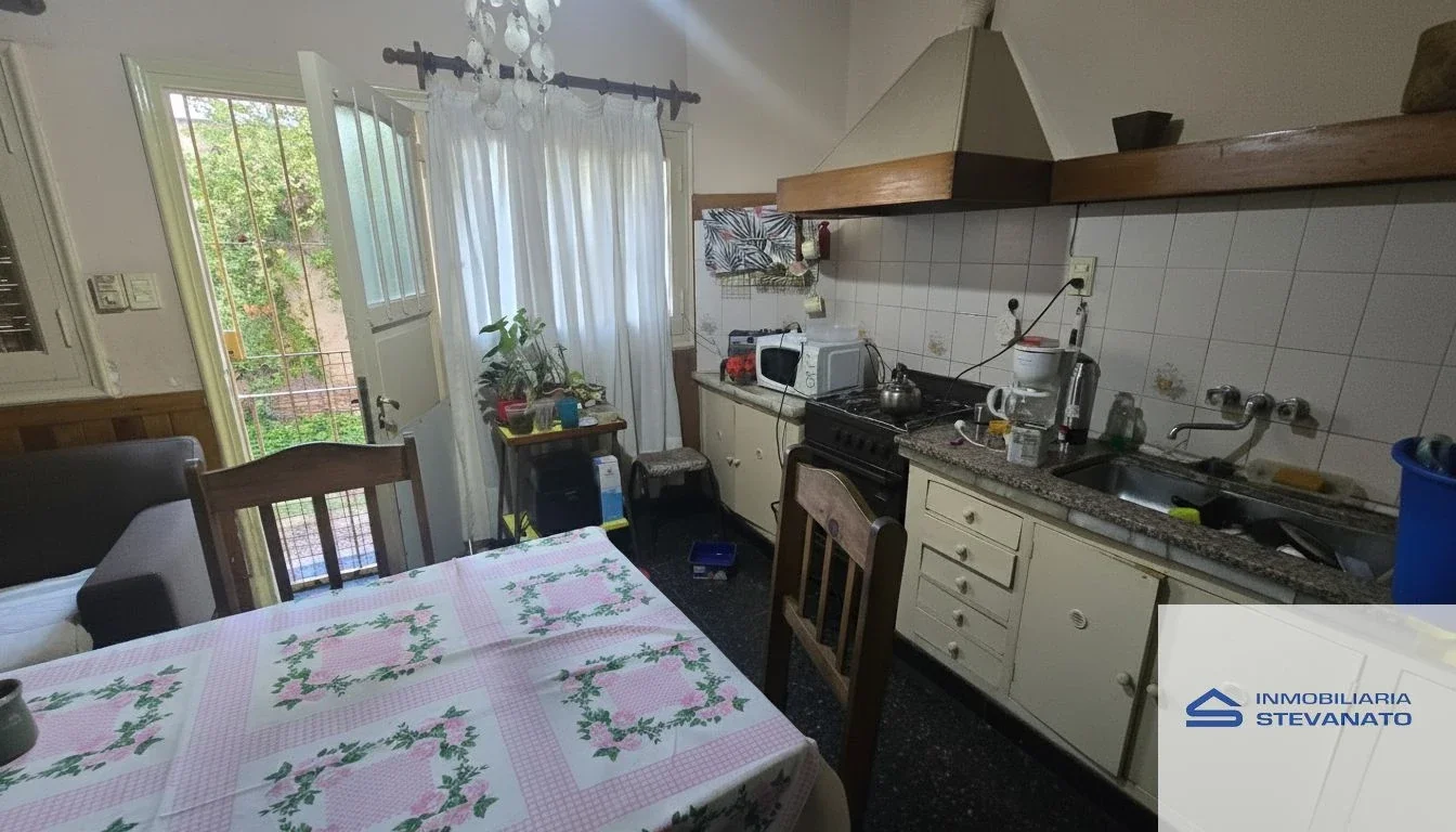 Casa en venta c/ cochera en Godoy Cruz - Imagen 2