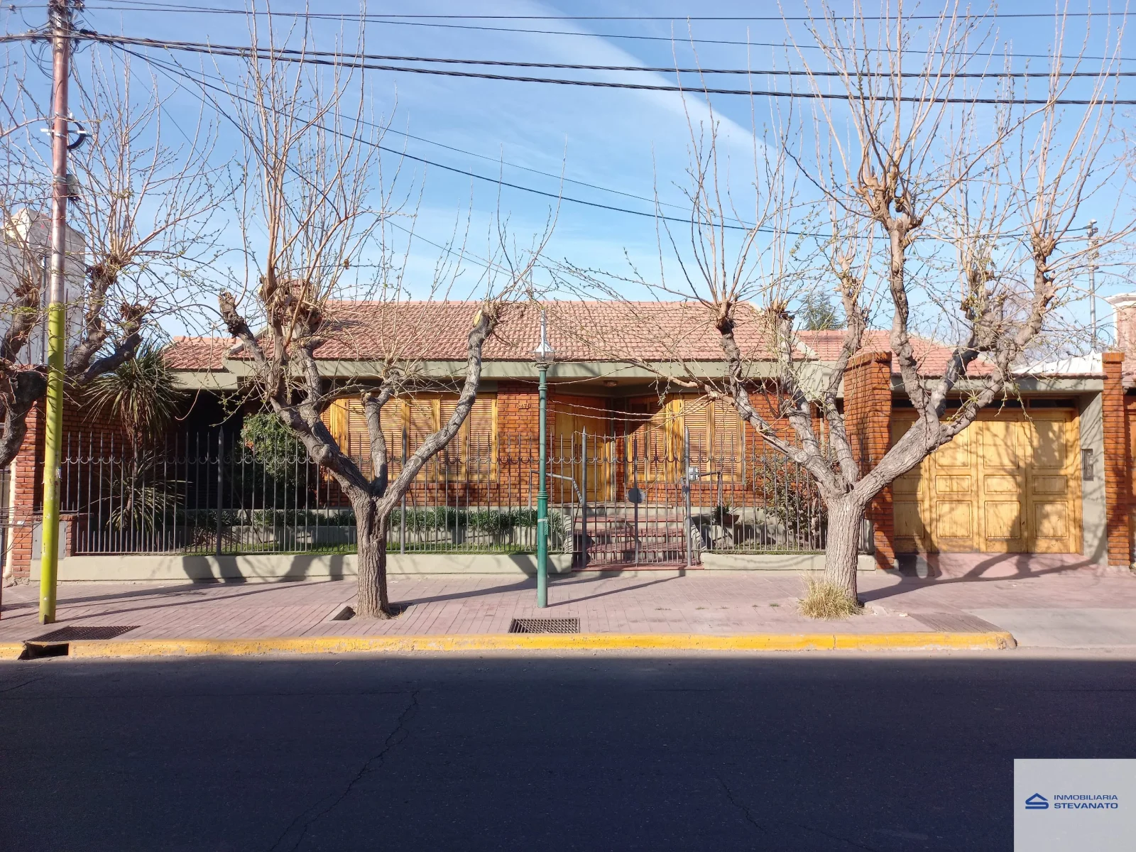 Casa en alquiler c/ cochera en Maipú - Imagen 1