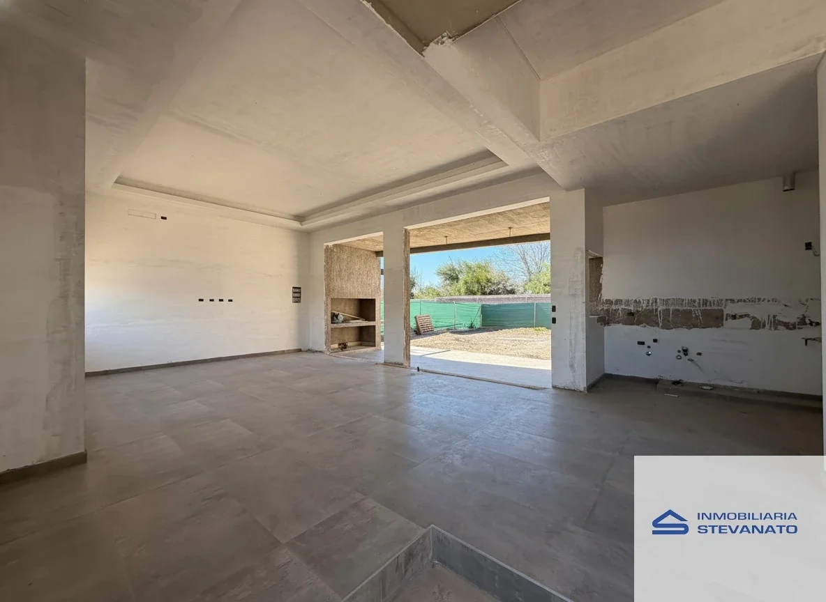 Casa en venta c/ cochera en Russell - Imagen 3