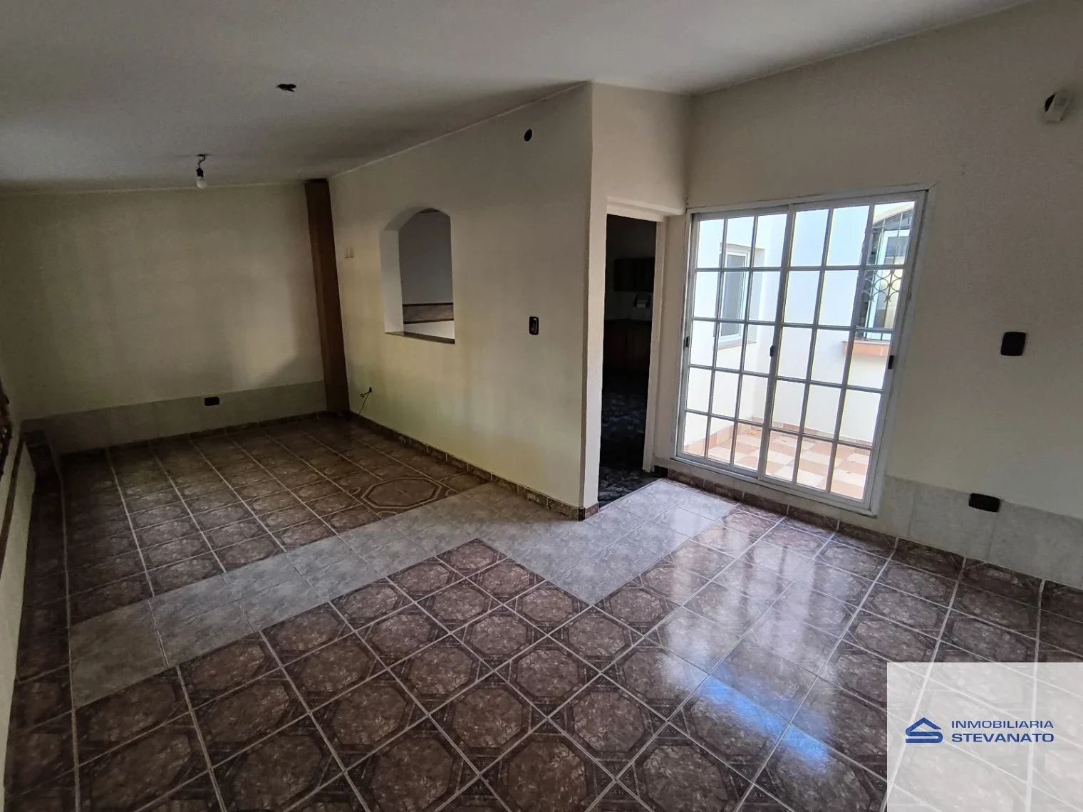 Casa en alquiler de 3 dormitorios en Luzuriaga - Imagen 2