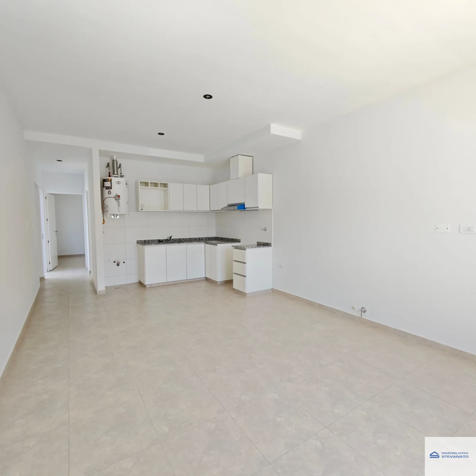 Departamento en alquiler c/ cochera en Luzuriaga - Imagen 1