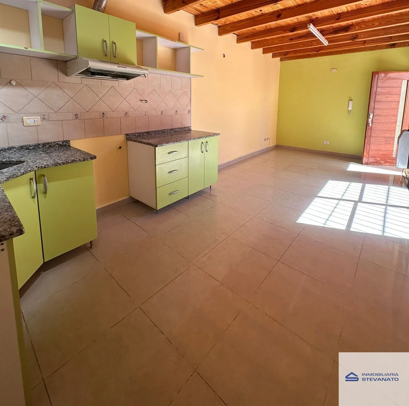 Departamento en alquiler de 2 dormitorios c/ cochera en Maipú - Imagen 1