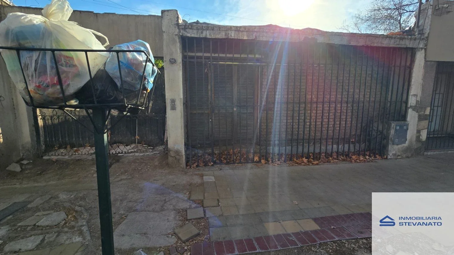 Casa en venta c/ cochera en 4.ª Sección Área Fundacional - Imagen 2