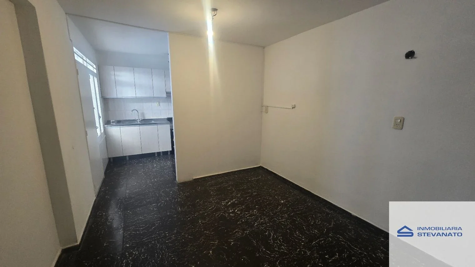 Casa en venta de 3 dormitorios c/ cochera en Godoy Cruz - Imagen 2