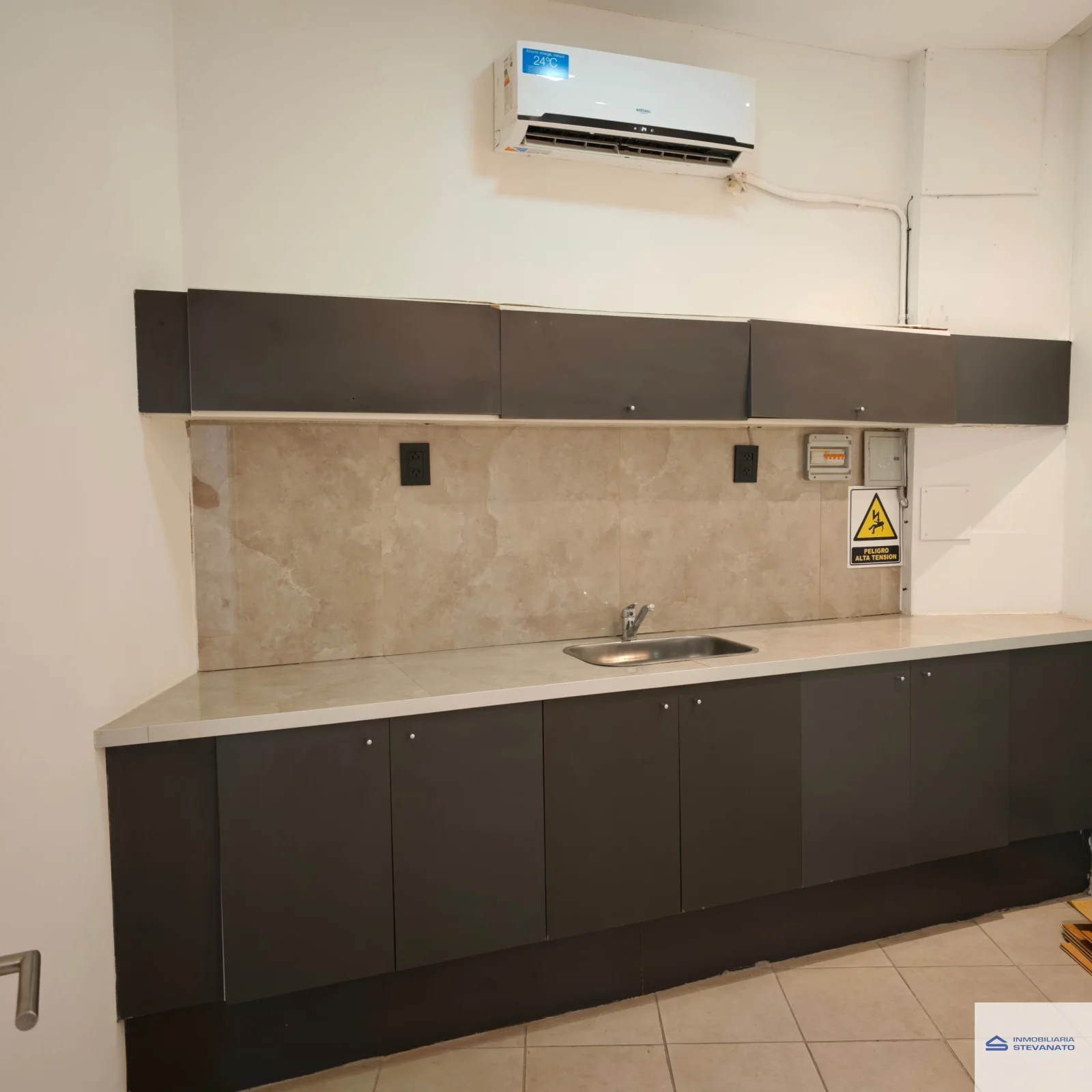 Local comercial en venta ubicado en Chacras de Coria - Imagen 2