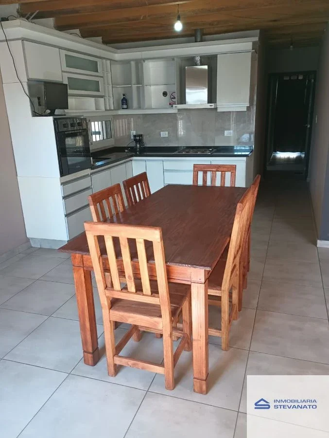 Casa en alquiler de 2 dormitorios c/ cochera  y Pileta en San Roque - Imagen 2