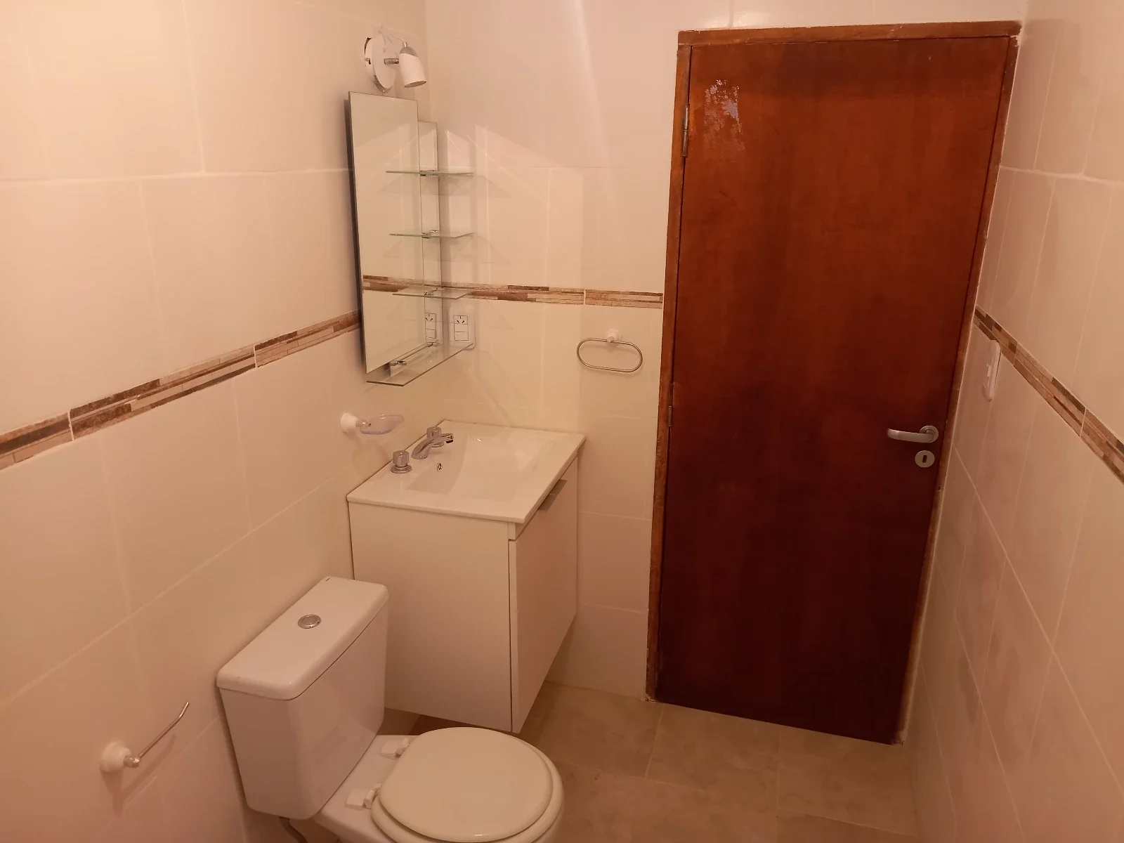 Casa en alquiler de 2 dormitorios c/ cochera en Coquimbito - Imagen 4