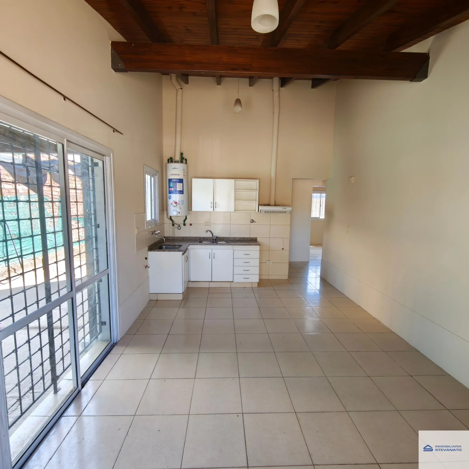 Casa en alquiler c/ cochera en Maipú - Imagen 1