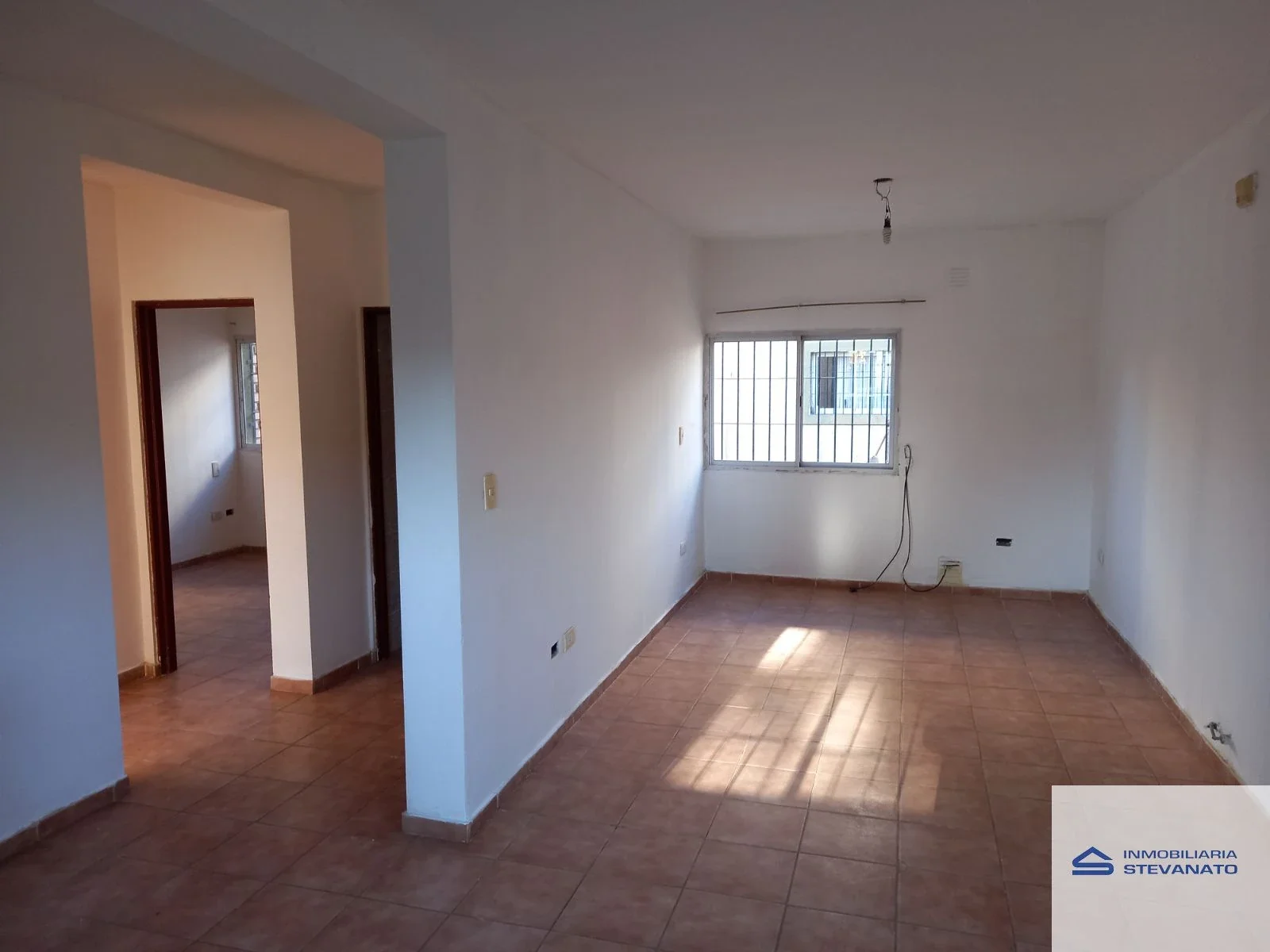 Departamento en alquiler de 2 dormitorios c/ cochera en Luzuriaga - Imagen 2