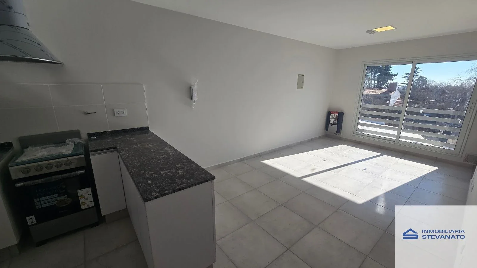 Departamento en alquiler de 1 dormitorio c/ cochera en Gobernador Benegas - Imagen 2