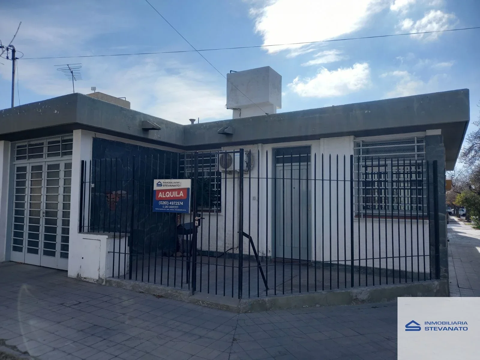 Casa en alquiler de 3 dormitorios c/ cochera en Maipú - Imagen 1