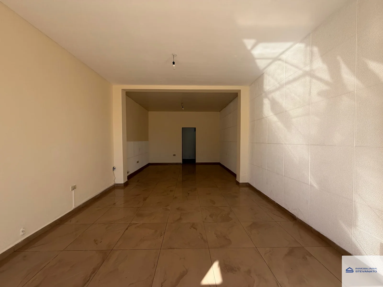 Local comercial en alquiler ubicado en Maipú - Imagen 1
