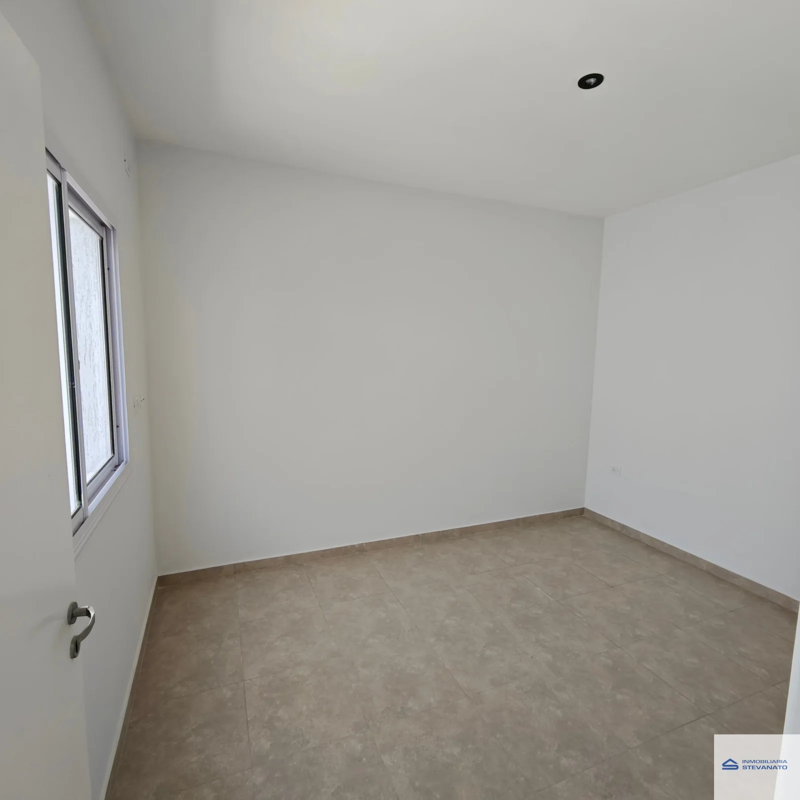 Departamento en alquiler c/ cochera en Luzuriaga - Imagen 5