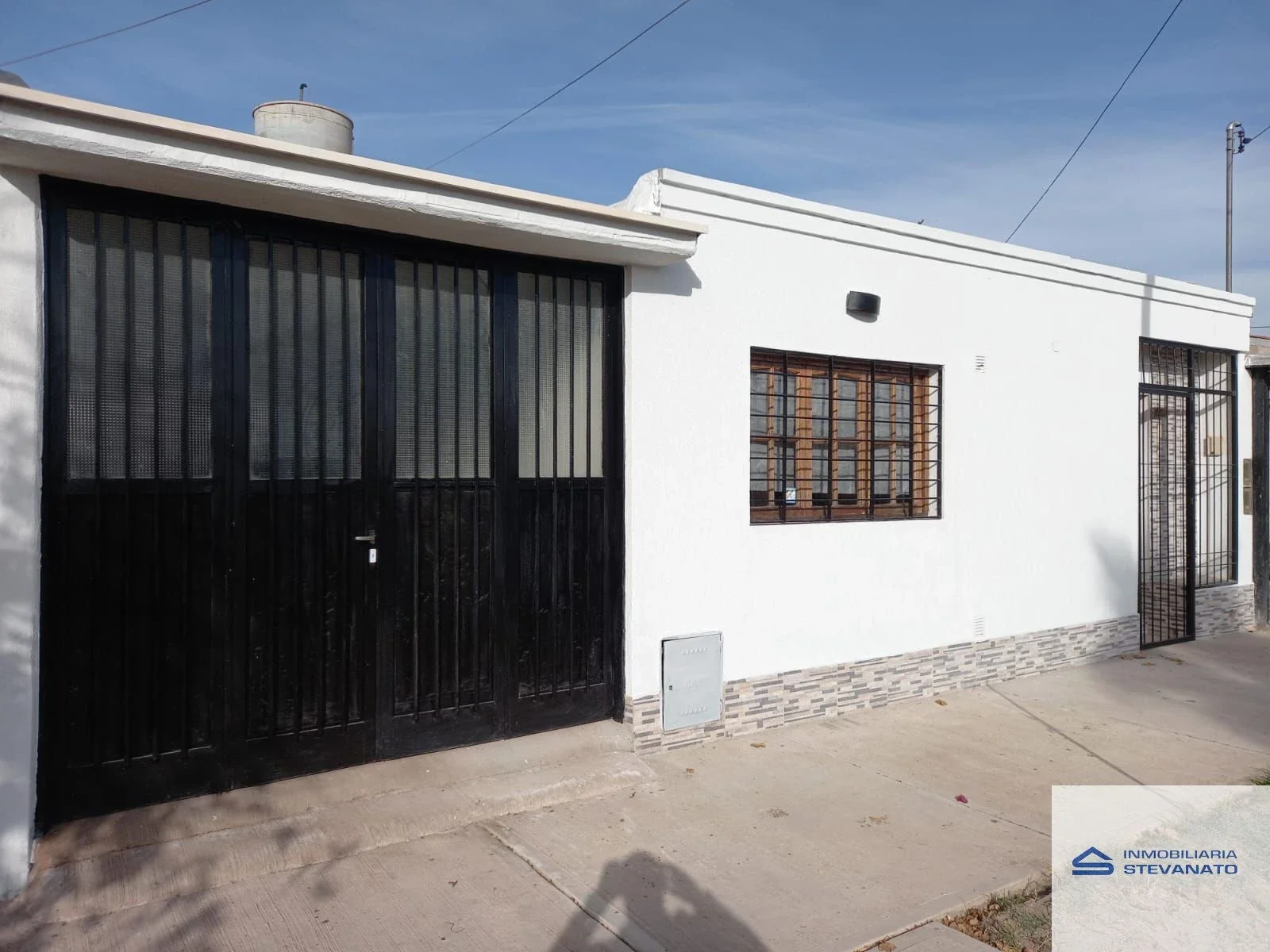 Casa en alquiler de 3 dormitorios c/ cochera en Maipú - Imagen 1
