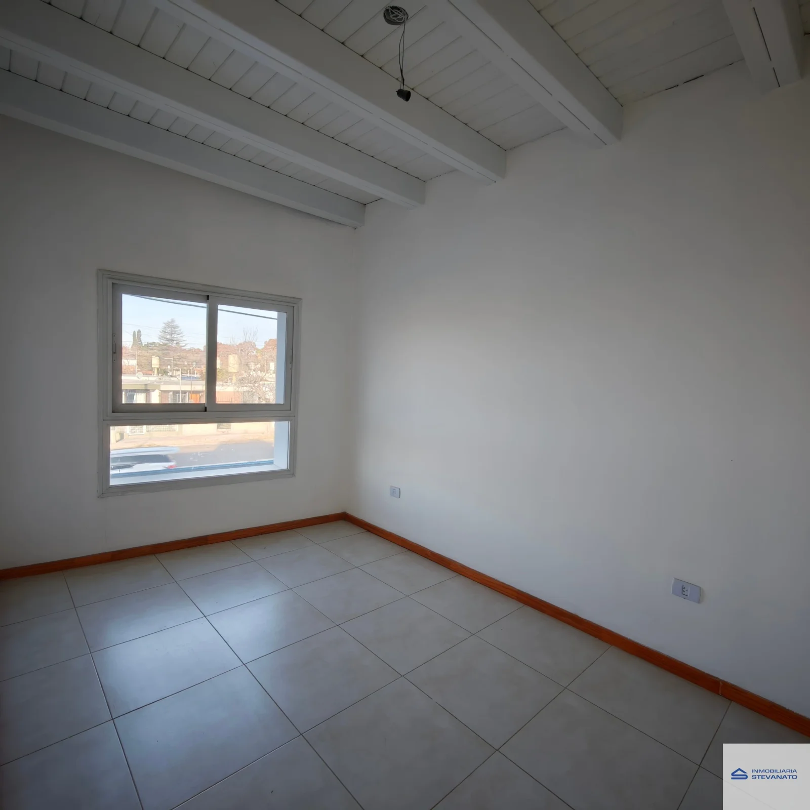 Departamento en alquiler c/ cochera en Luzuriaga - Imagen 1