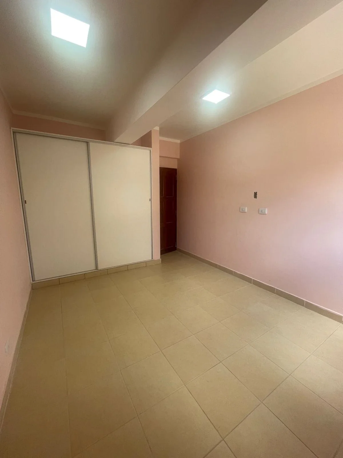 Departamento con patio en alquiler en Sargento Cabral - Imagen 5