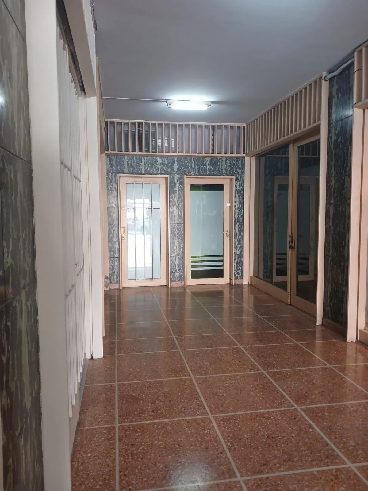 Local comercial en alquiler ubicado en Centro - Imagen 2