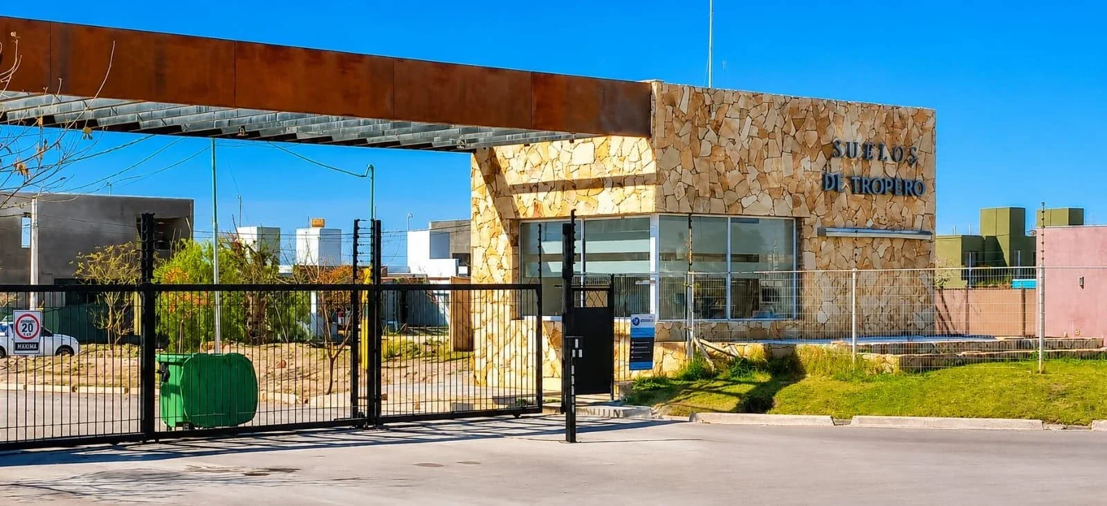Casa en venta de 2 dormitorios c/ cochera en Coquimbito - Imagen 3