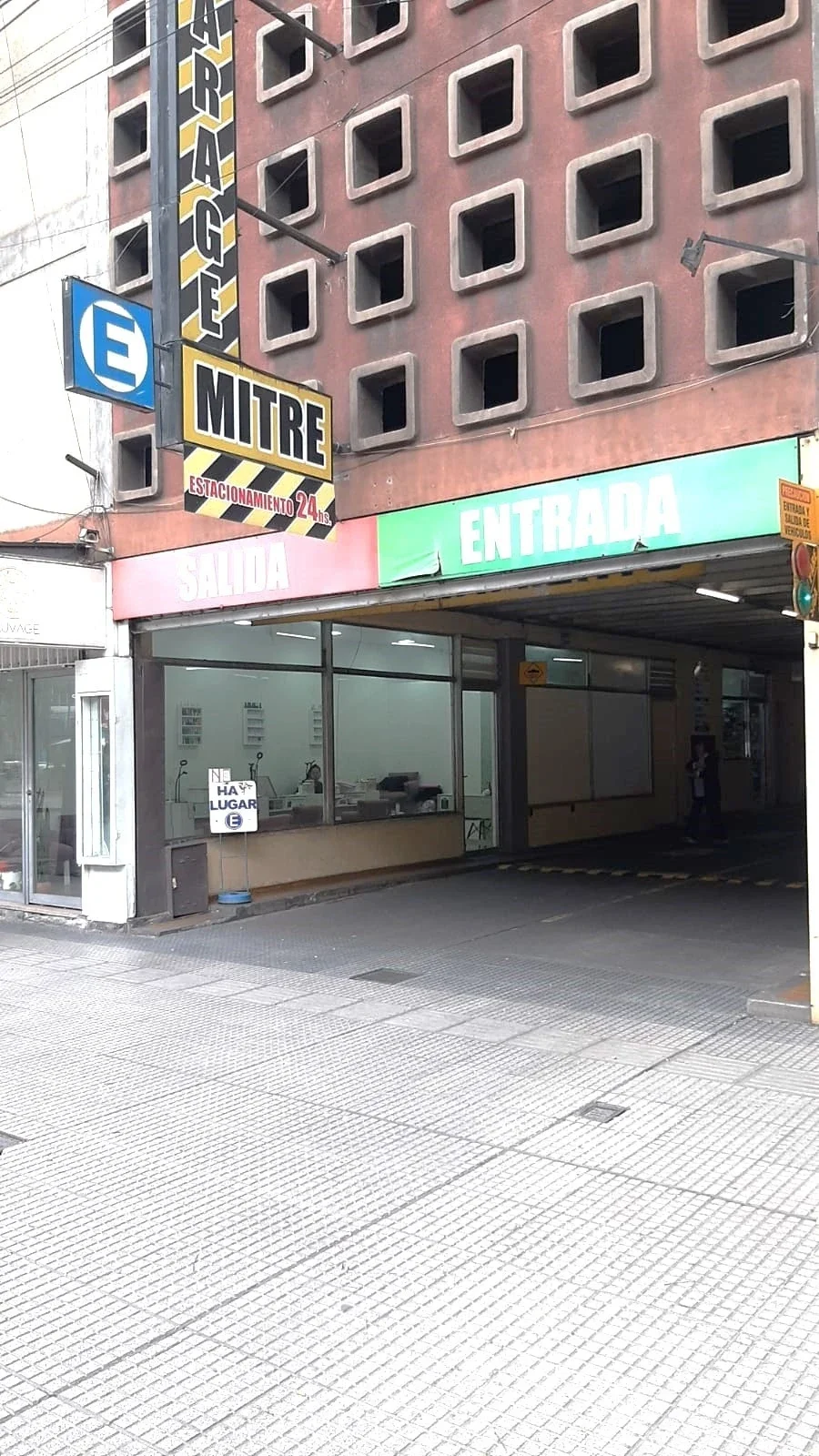 Cochera cubierta / Microcentro / Mitre casi Las Heras - Imagen 3