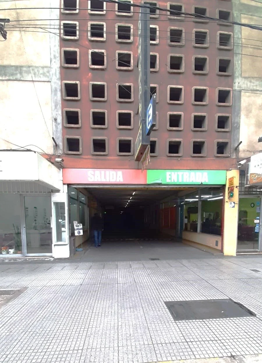 Cochera cubierta / Microcentro / Mitre casi Las Heras - Imagen 2