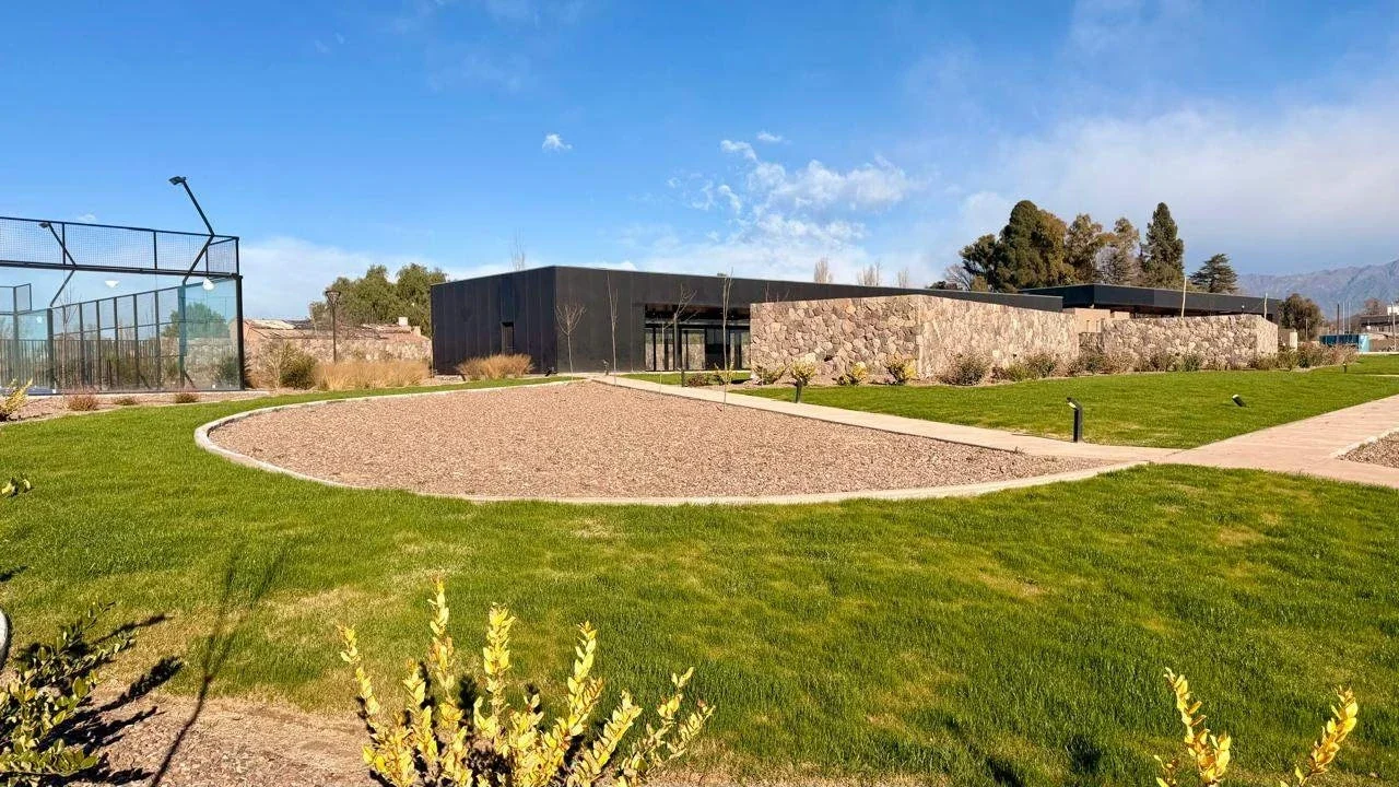EUSKADI VENDE EXCELENTE LOTE ESQUINA LAR DE MALABIA (CARRODILLA) - USD 60.000 - Imagen 3
