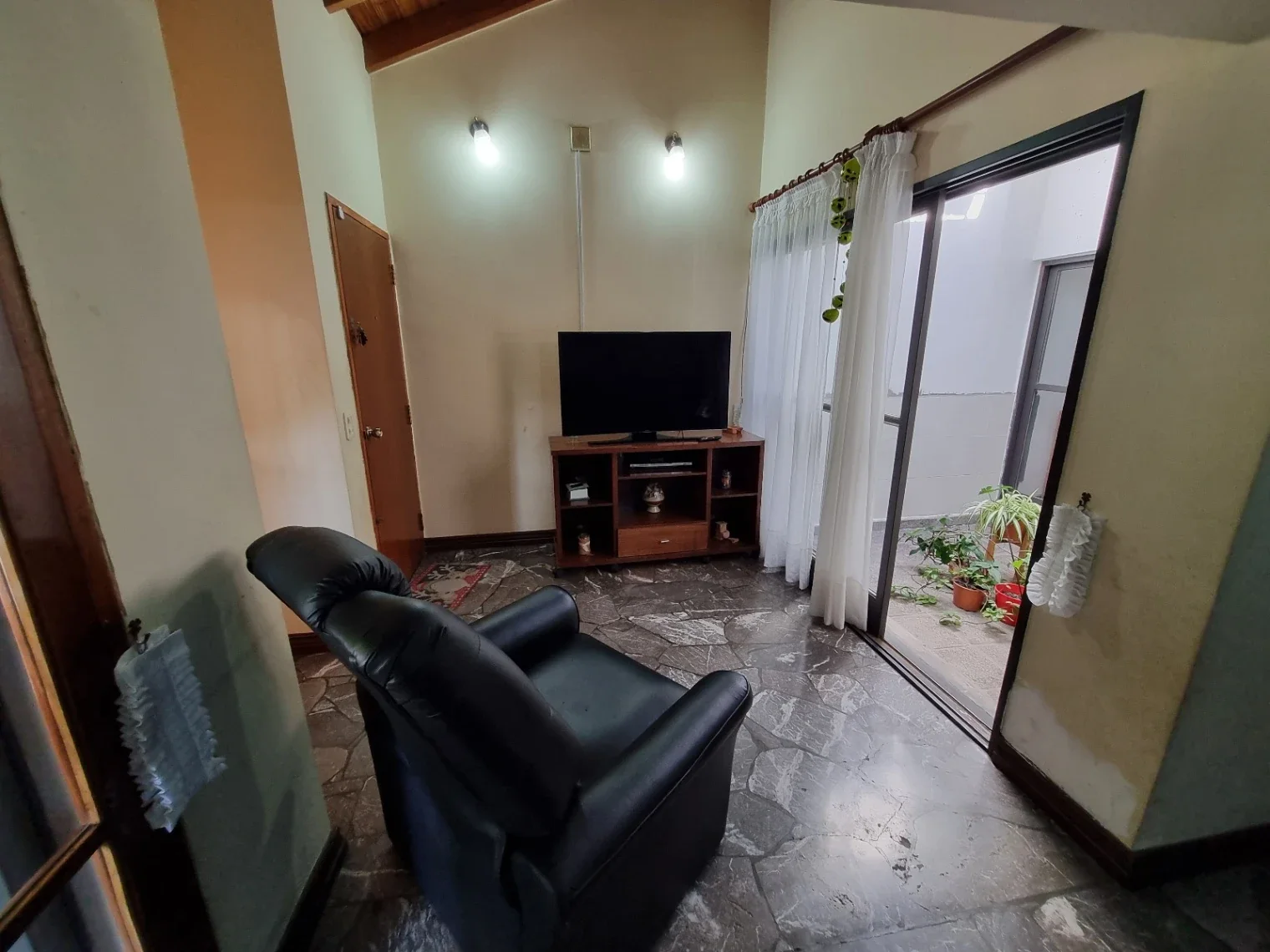 Casa en venta de 3 dormitorios c/ cochera en Gobernador Benegas - Imagen 4