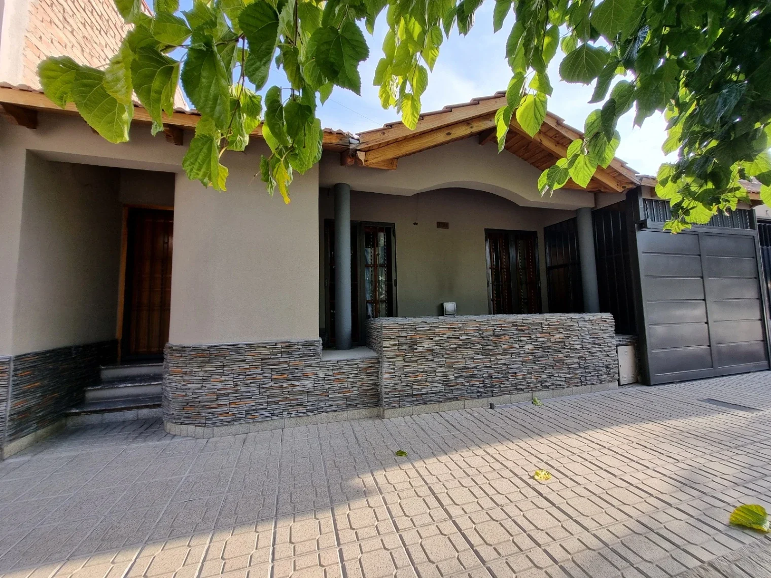 Casa en venta de 3 dormitorios c/ cochera en Gobernador Benegas - Imagen 2