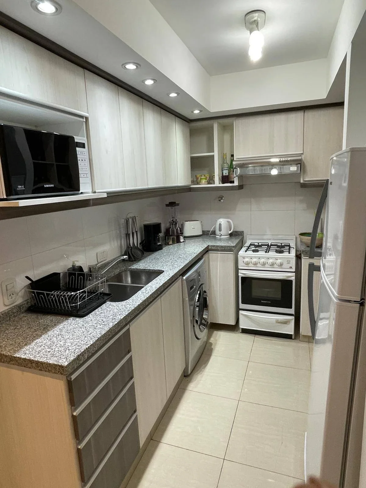 Departamento en alquiler c/ cochera en Godoy Cruz - Imagen 4