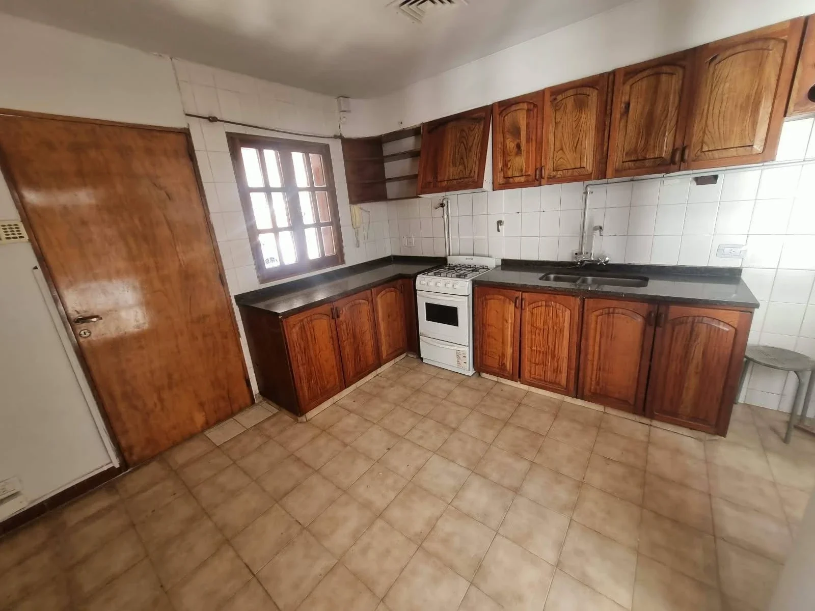 Casa en alquiler c/ cochera en Dorrego - Imagen 3