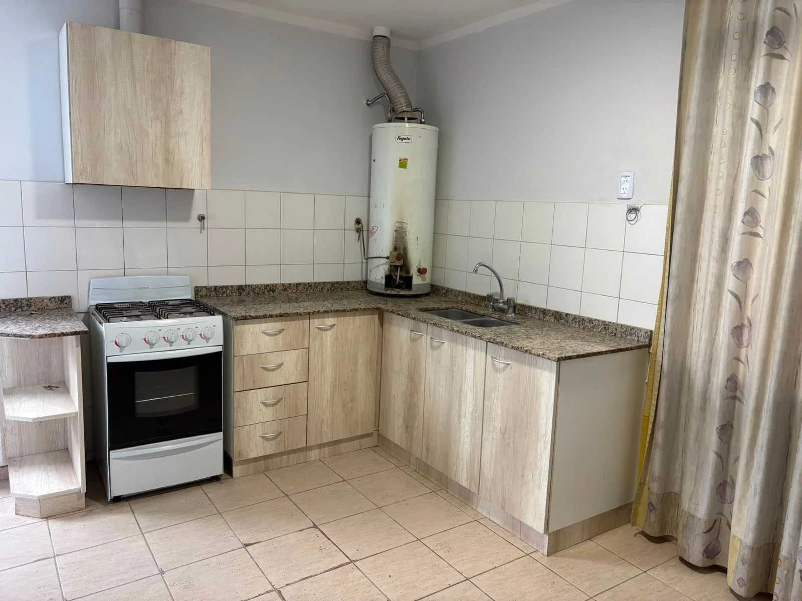 Casa en alquiler c/ cochera en Gobernador Benegas - Imagen 4