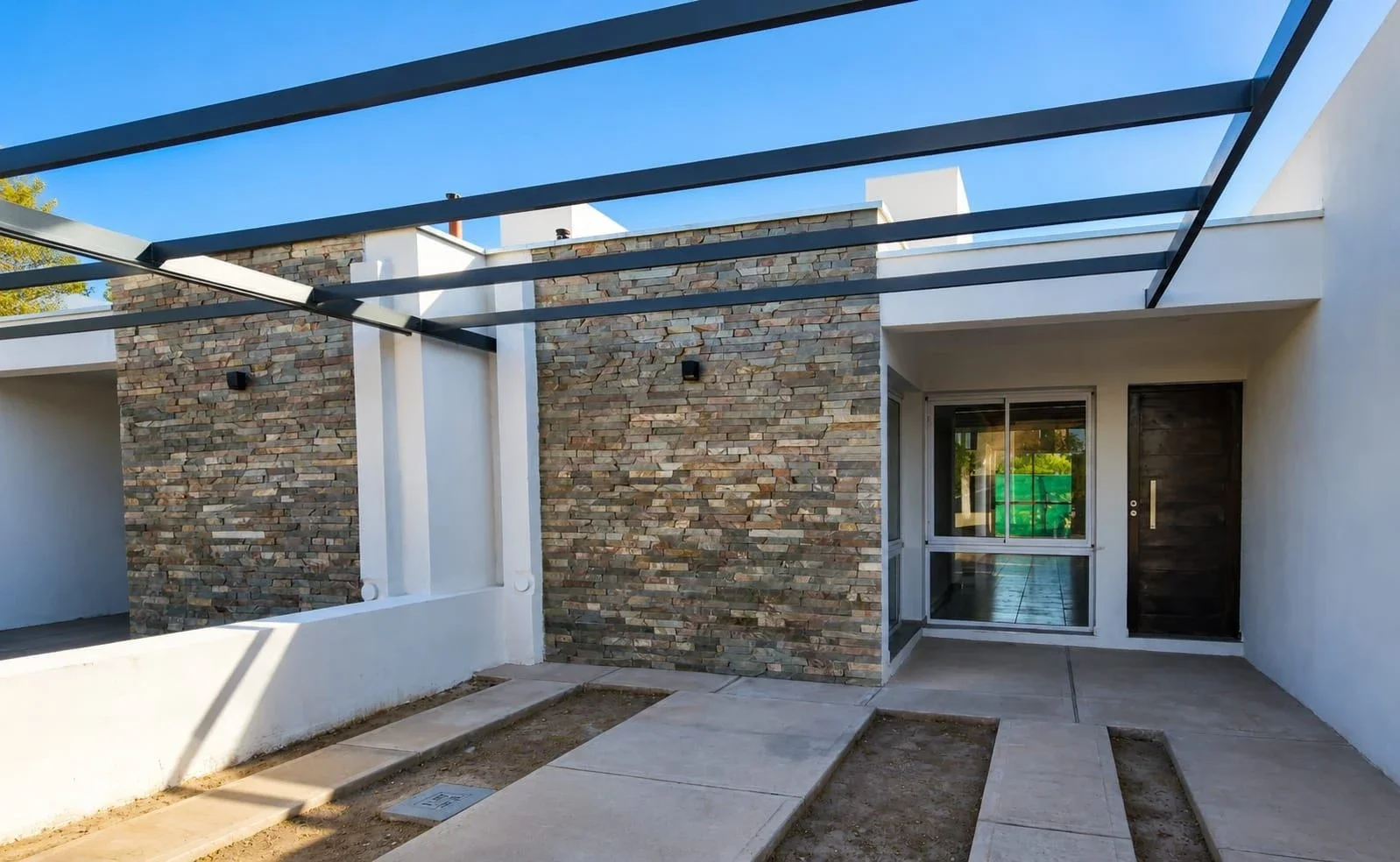 Casa en venta de 2 dormitorios c/ cochera en Coquimbito - Imagen 1